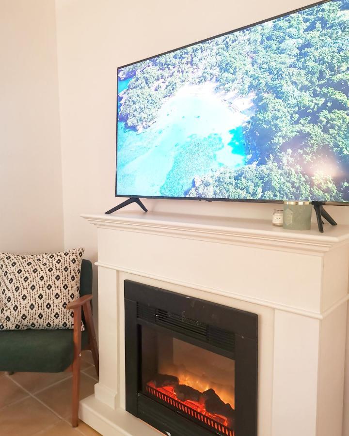 Hillside Apartment With Ac & Heating In Grande Maison ブダペスト エクステリア 写真