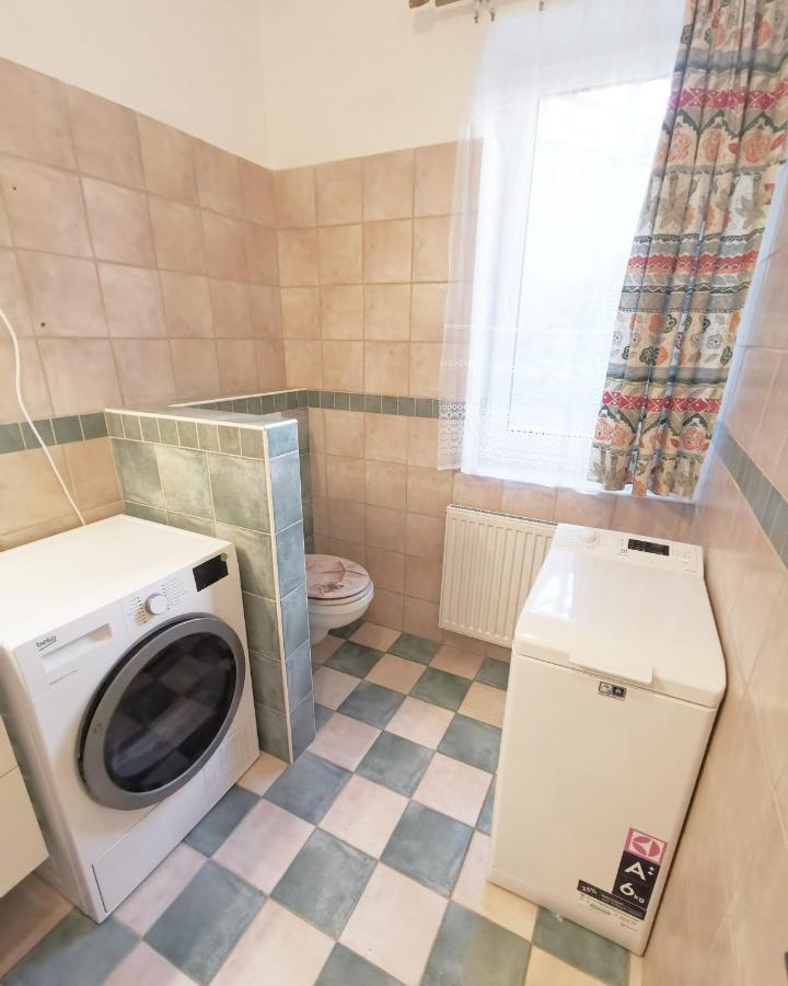 Hillside Apartment With Ac & Heating In Grande Maison ブダペスト エクステリア 写真